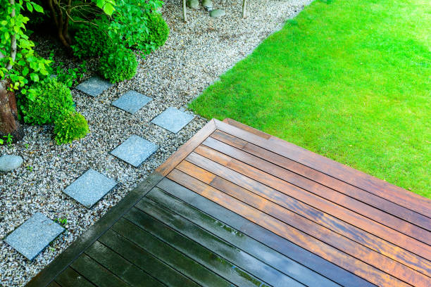 Best Pool Deck Cleaning  in Lamont, CA